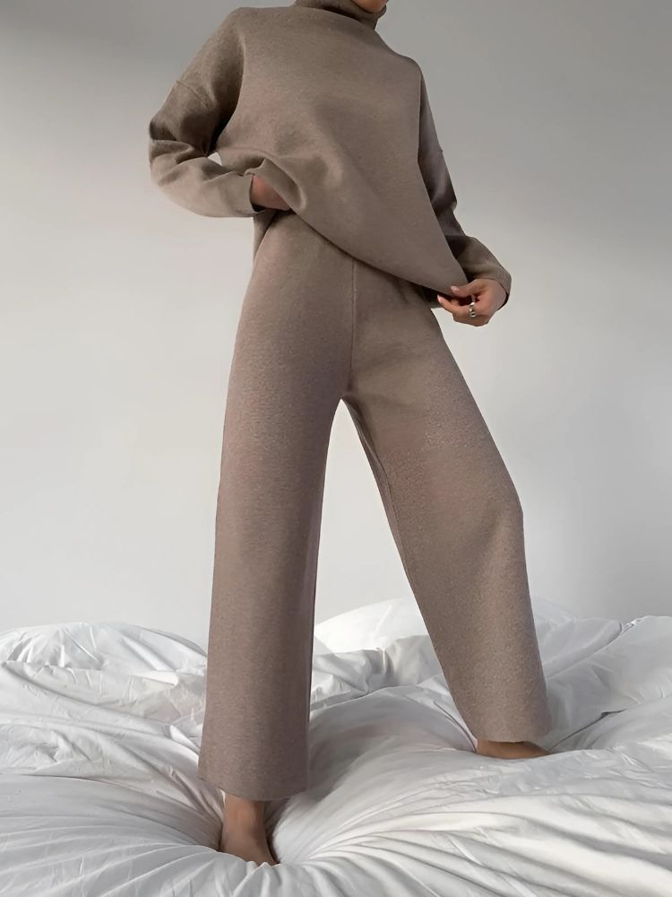 Lilli:  Relaxed Sweater and Trousers for Women