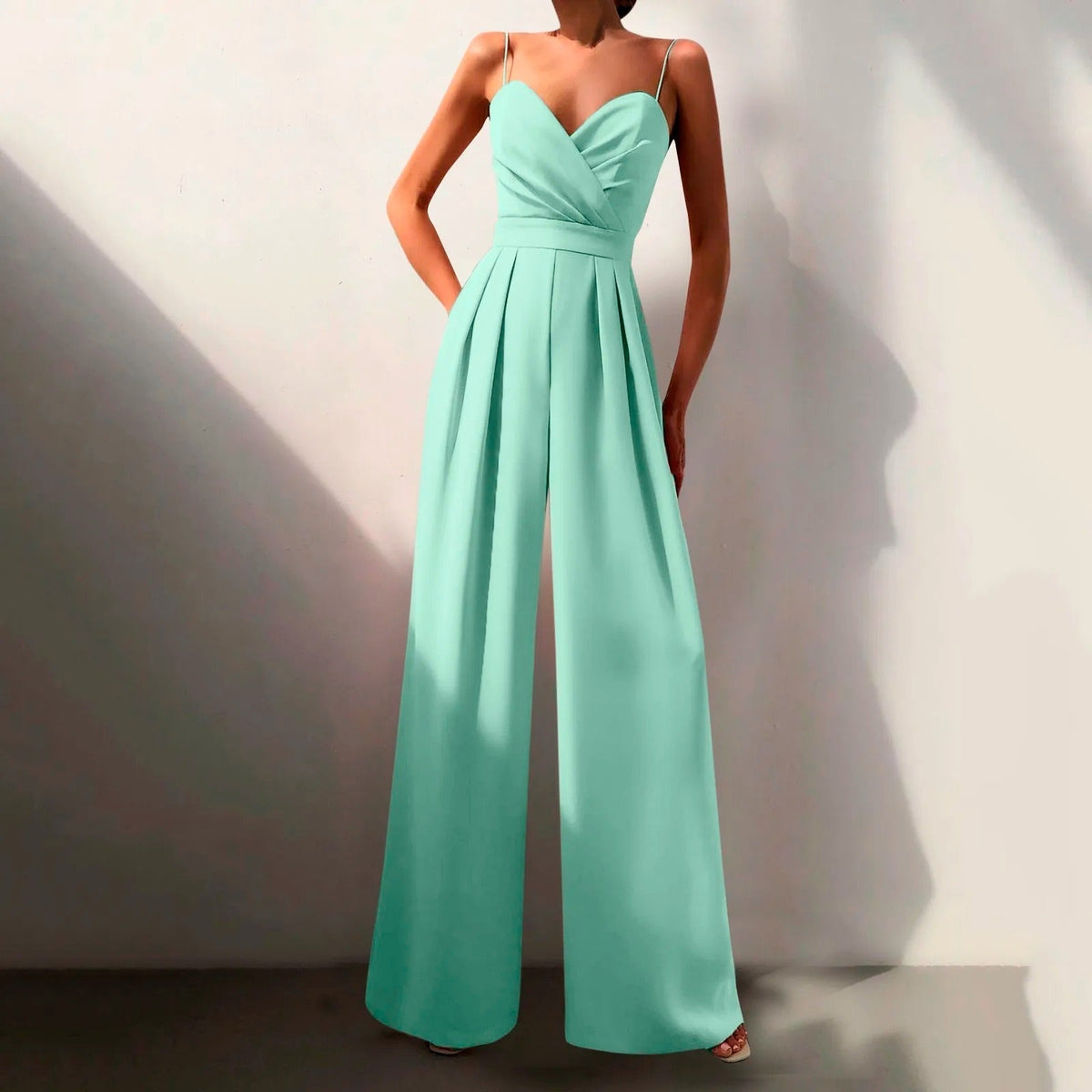 Livia | Damen Jumpsuit Herzausschnitt Weites Bein Ärmellos