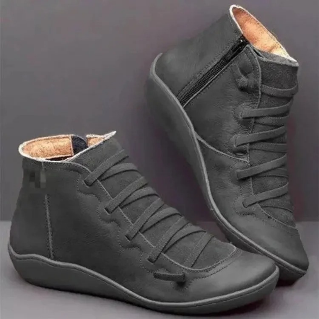 Sina:  Trendige Damen-Stiefeletten