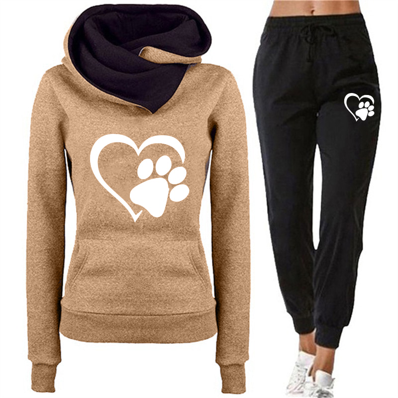 Jogginganzug mit langen Ärmeln und Pfotendruck von Fudus