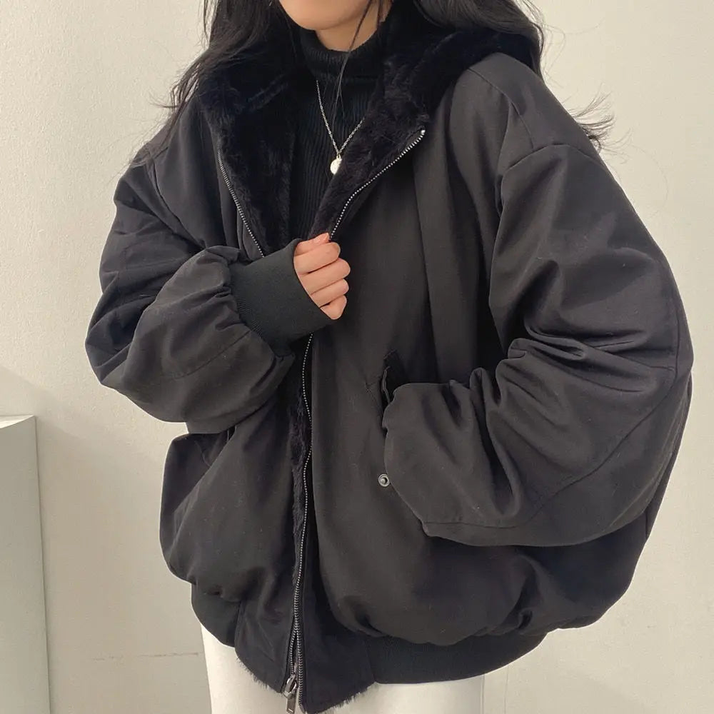 Krohn-e | Übergroße Jacke mit Plüschfutter und Kapuze