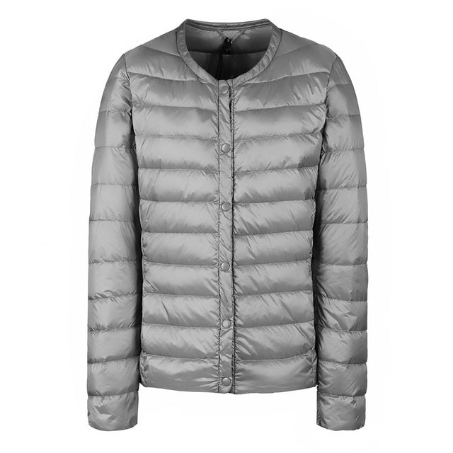 Krohn-e | Elegance Essential" kragenlose kompakte Daunenjacke