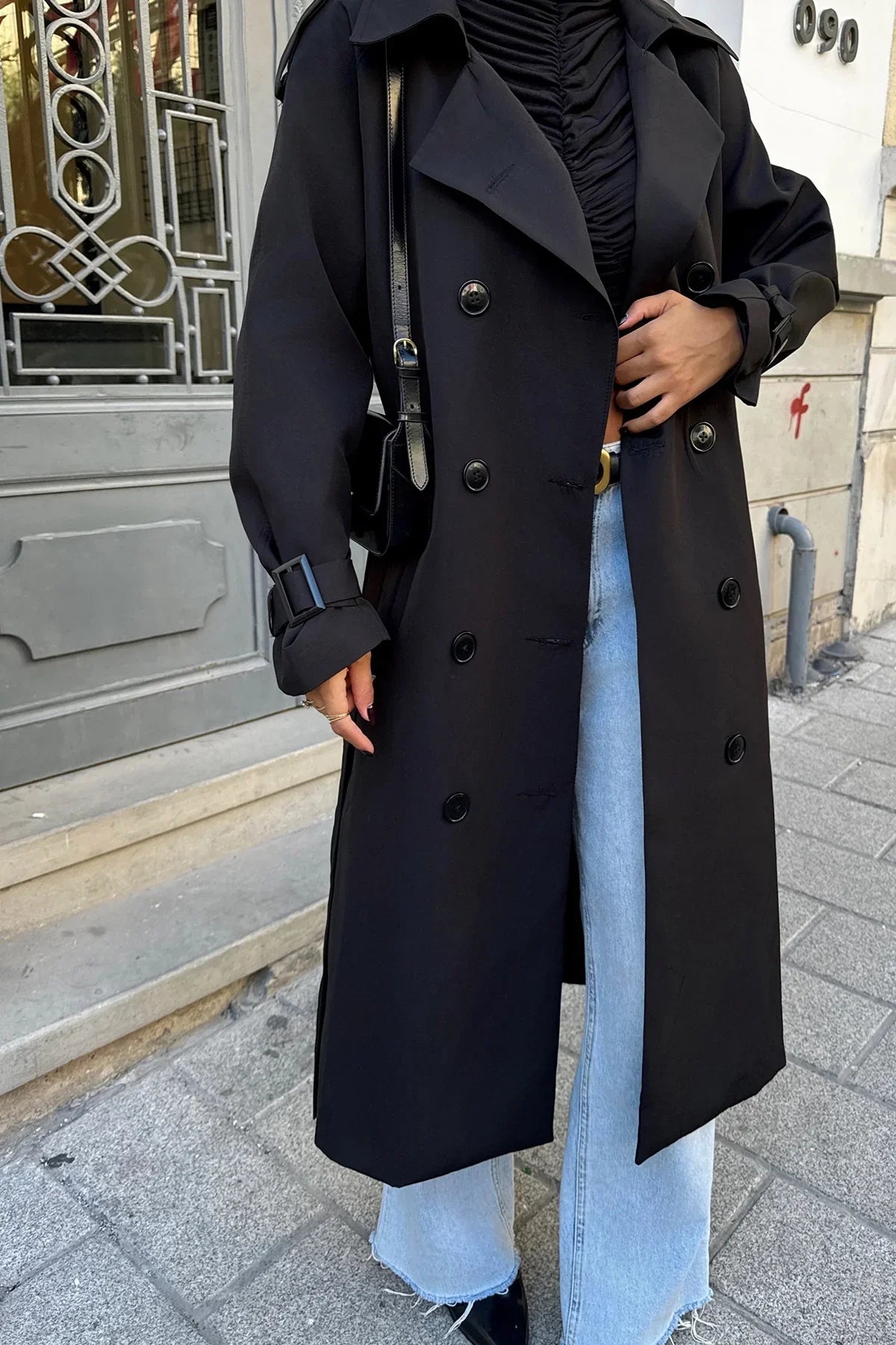 Krohn-e | Schwarzer Trenchcoat Im Eleganten Design für Damen