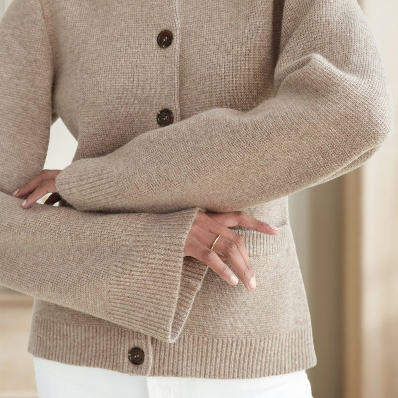 Krohn-e | Superweiche Strickjacke mit Knöpfen