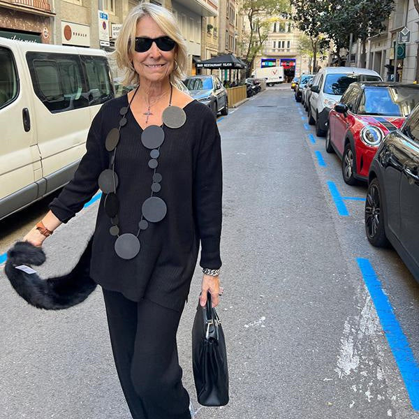 Elegantes Maren Set: V-Ausschnitt-Top und weite Hose