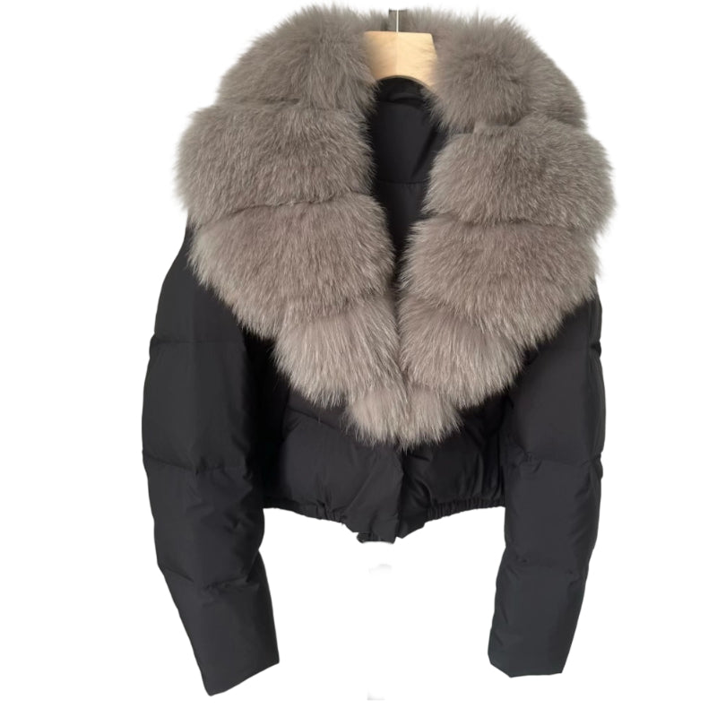 Krohn-e | Kurze Jacke mit Kunstfellkragen