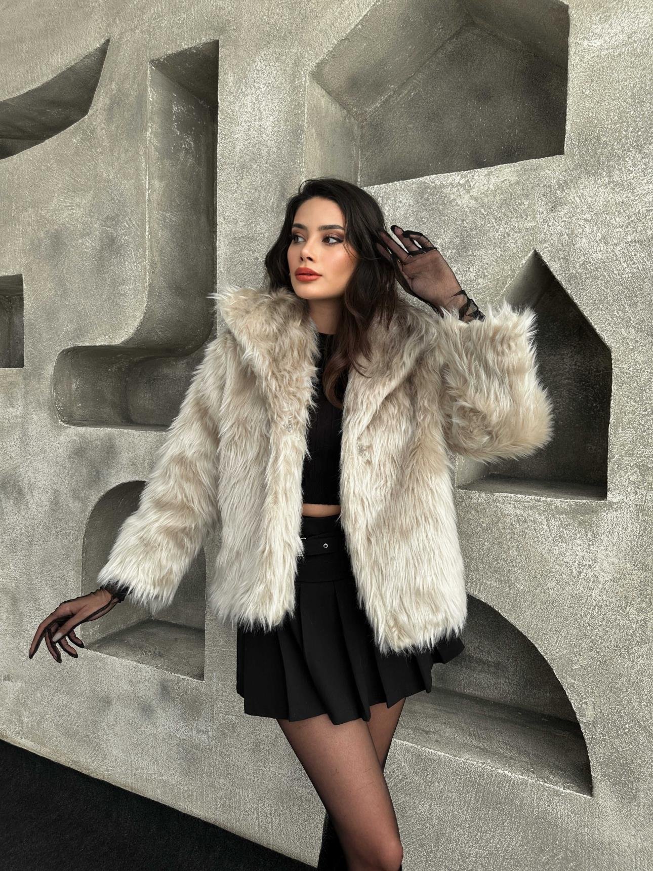 Krohn-e | Luxuriöse Pelzjacke Faux Fur Elegant und Trendy