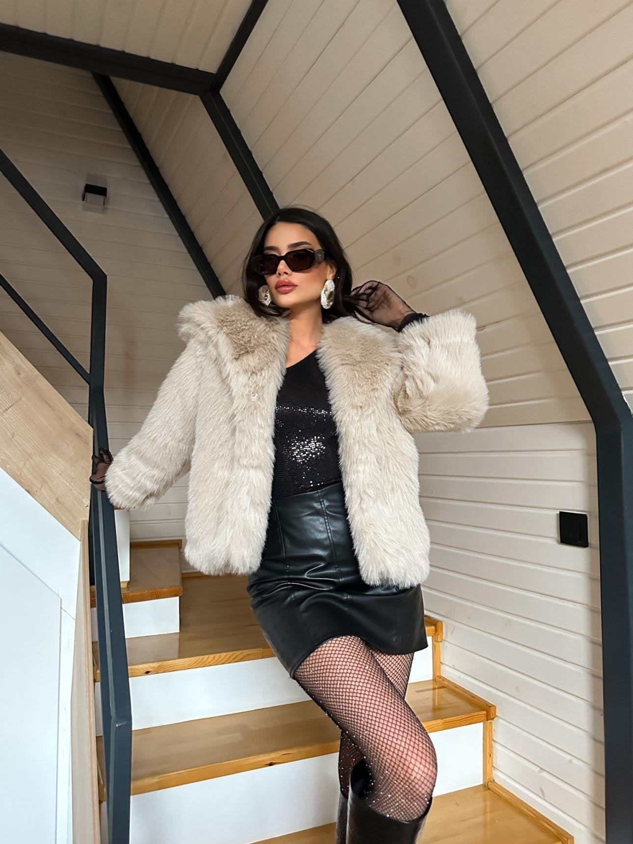 Krohn-e | Luxuriöse Pelzjacke Faux Fur Elegant und Trendy