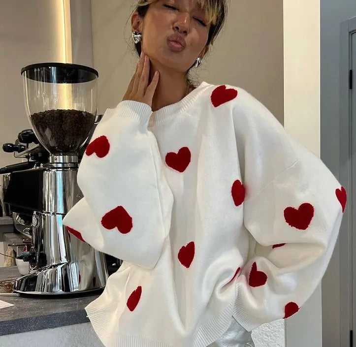 Großer Pullover im modernen Strickdesign