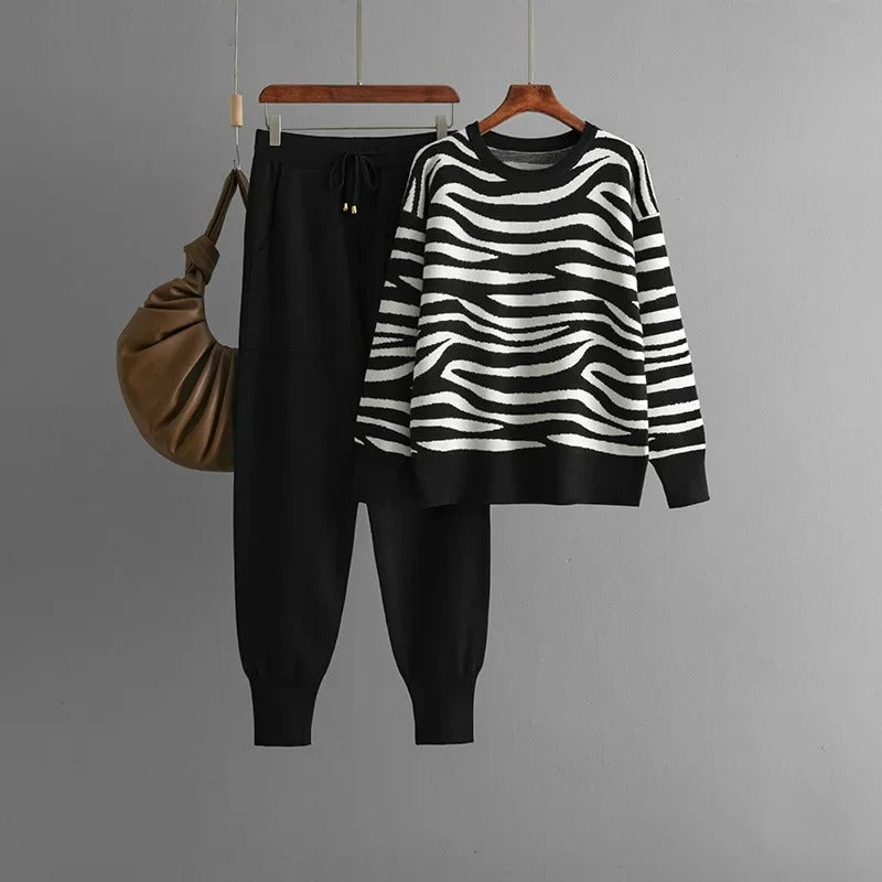 Krohn-e | Strickpullover und Hosen Satz mit Tierdruck