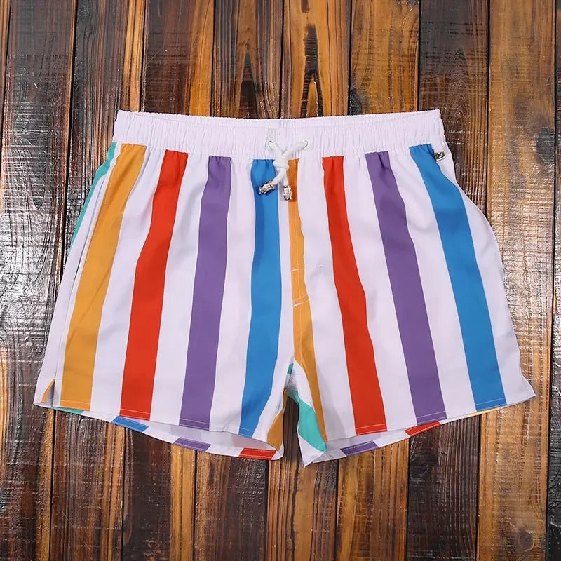 Modische und bequeme Herren Badeshorts mit Streifen