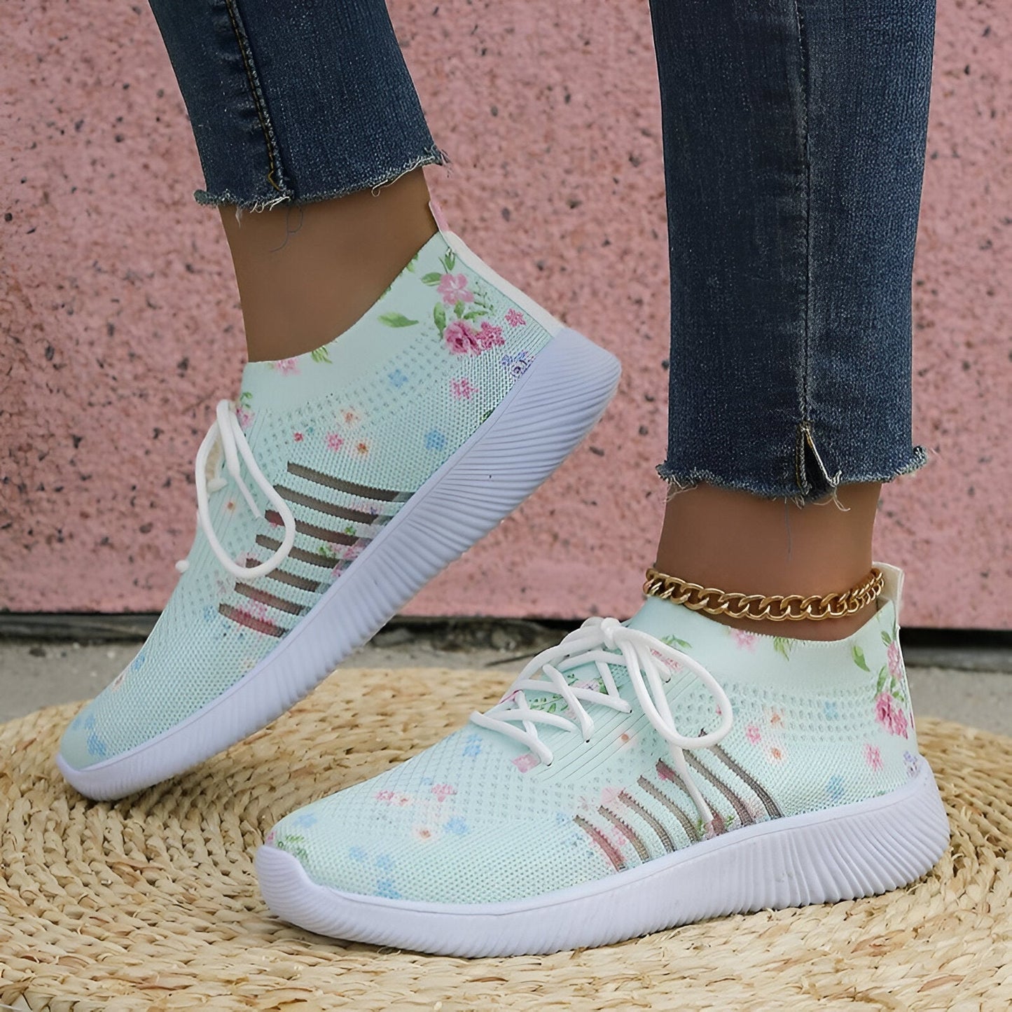 Amelia – Gestrickte Sneakers mit Aufdruck