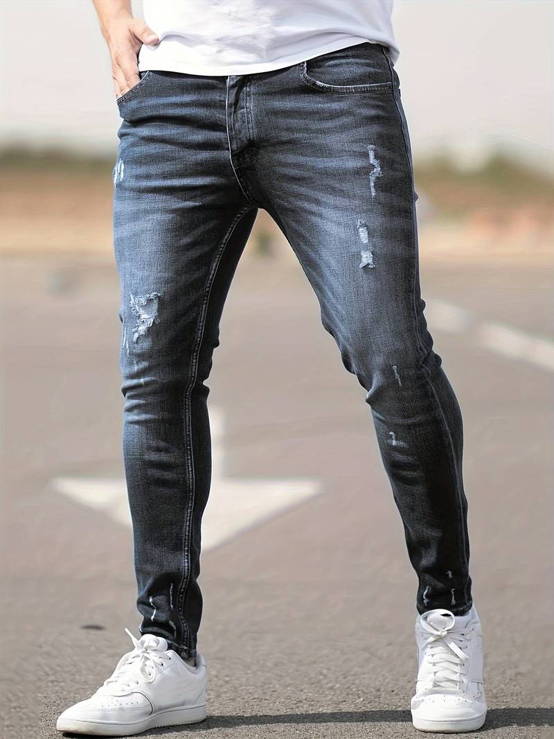 Jerwin:  Vielseitige Jeans aus Destroyed Denim