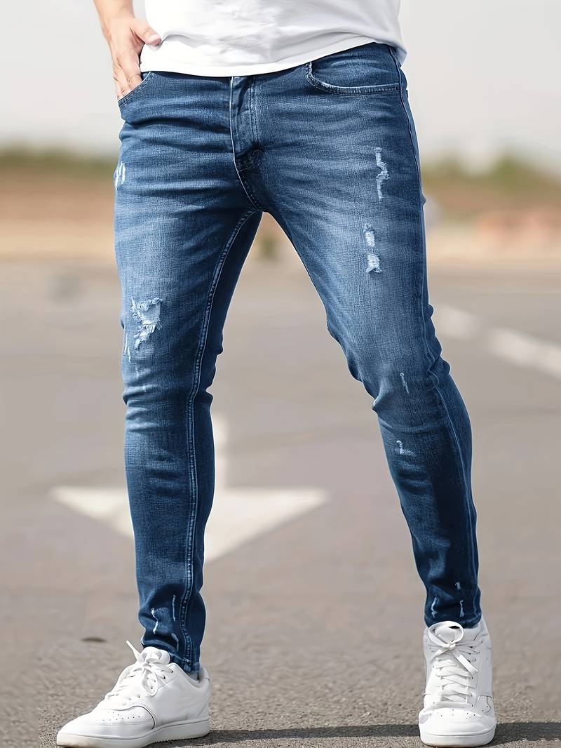 Jerwin:  Vielseitige Jeans aus Destroyed Denim