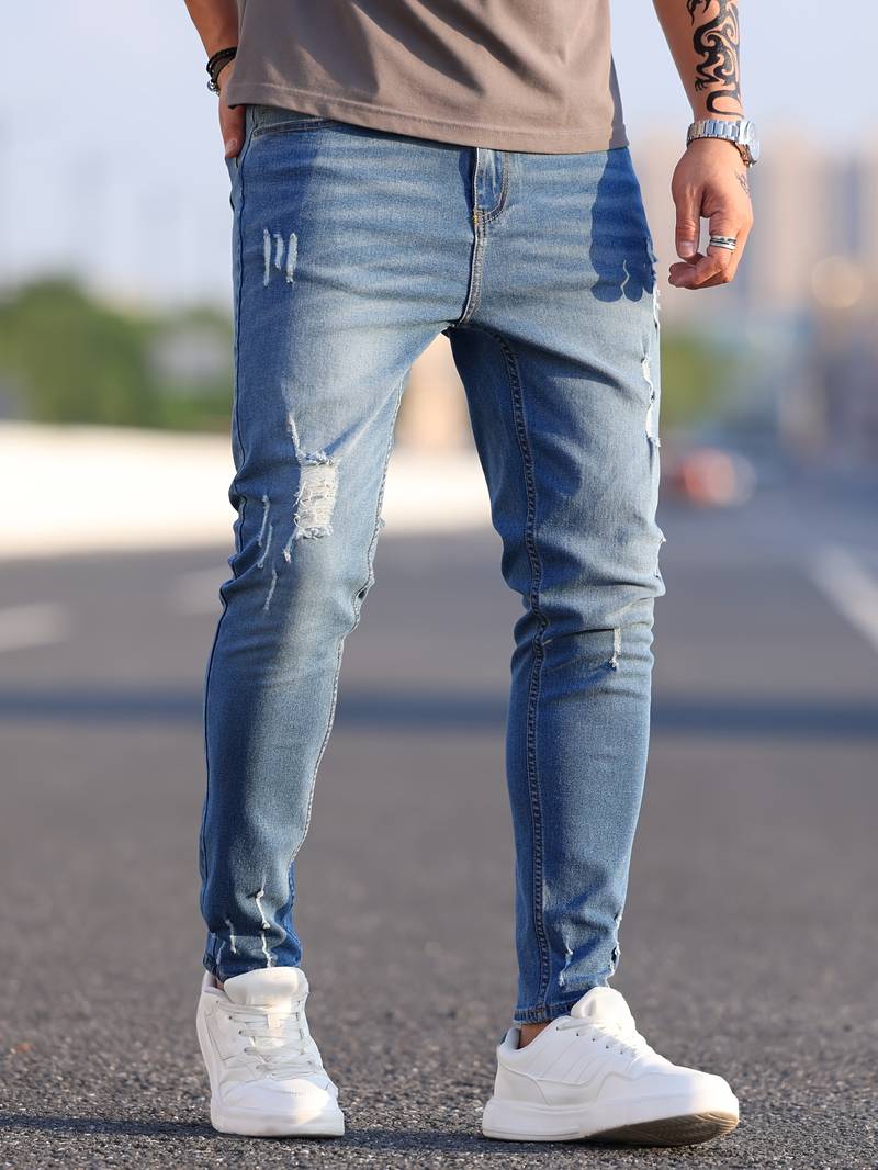 Jerwin:  Vielseitige Jeans aus Destroyed Denim