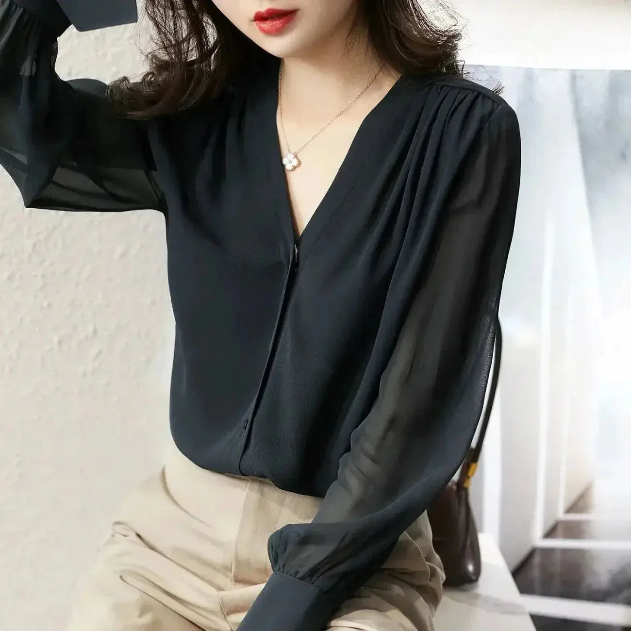 Modische Chiffonbluse mit Puffärmeln von Fudus – Langarm-Oberteil